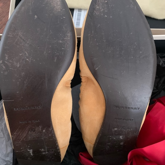 ❌SOLD❌Burberry suede flat - Picture 8 of 8